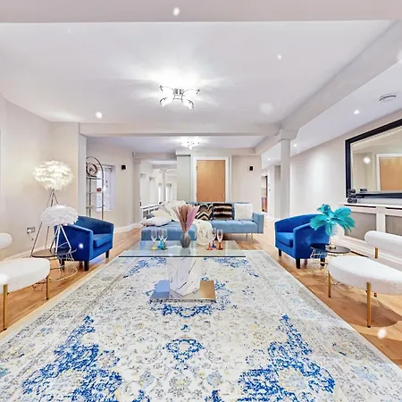 Ultra Massive House By Hyde Park Apartment